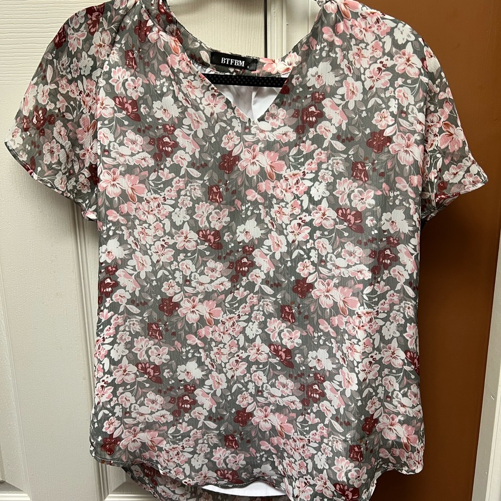Floral Women's Blouse in Pink and Gray